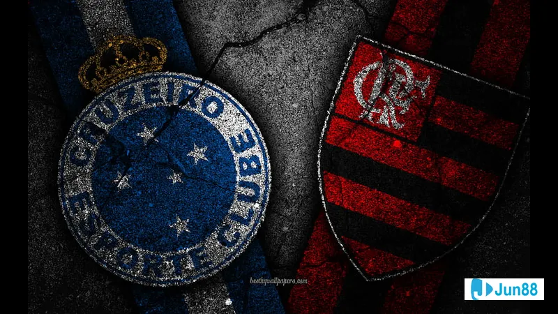 Cầu thủ Flamengo RJ vượt qua hậu vệ Cruzeiro trong trận đấu sôi động Cầu thủ Flamengo RJ vượt qua hậu vệ Cruzeiro trong trận đấu sôi động